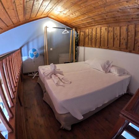 Cozy Apartments In Symi Center Exterior photo