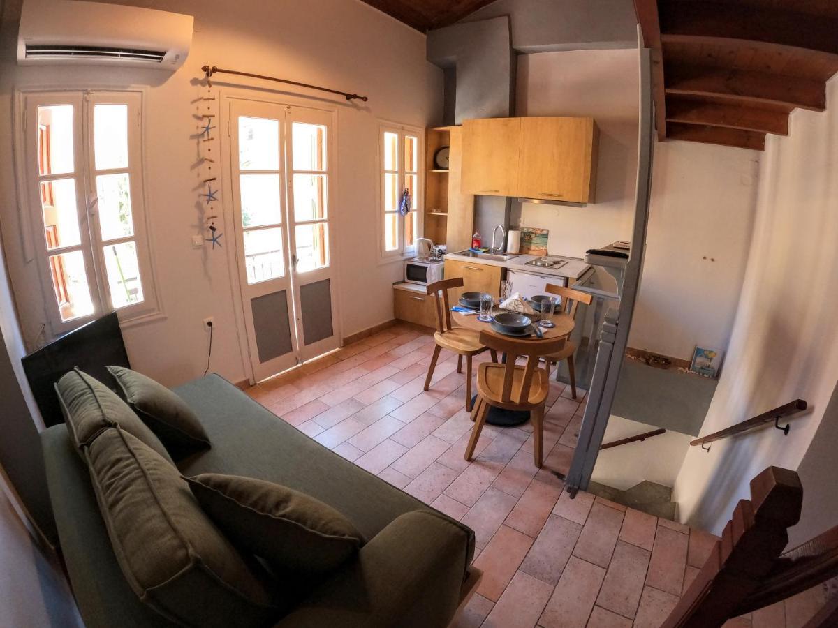Cozy Apartments In Symi Center Exterior photo
